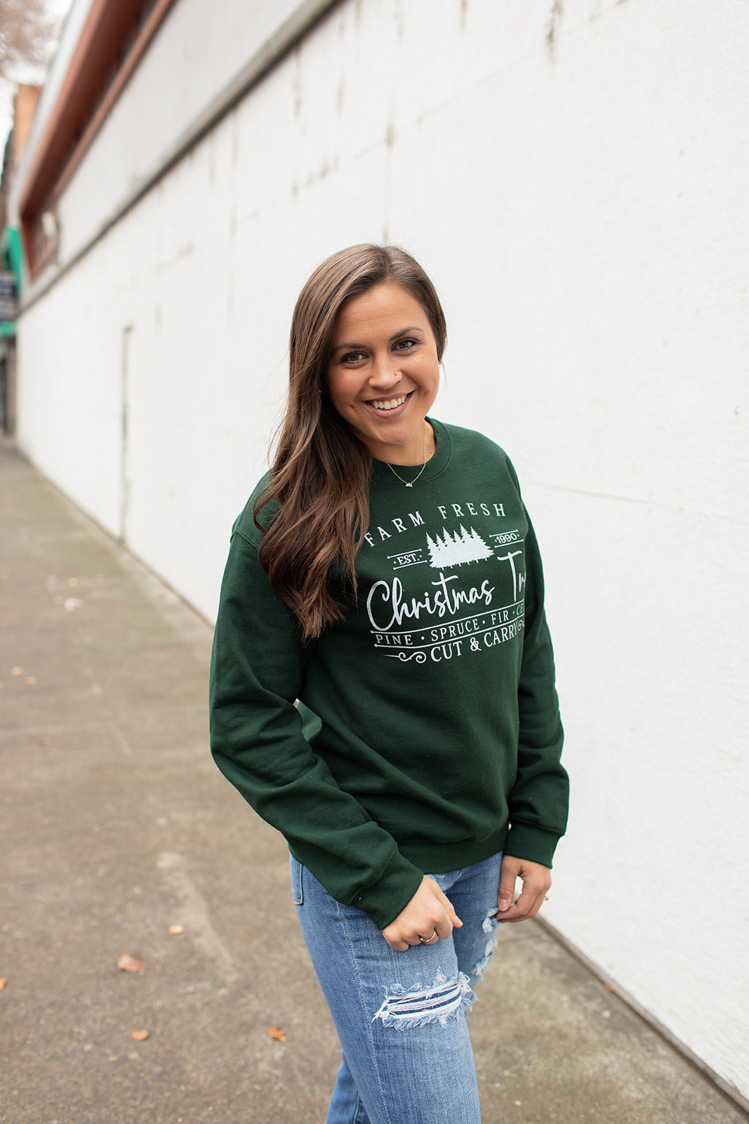 Green Farm Fresh Christmas Trees Crewneck Sweatshirt (Unisex SM-2X)