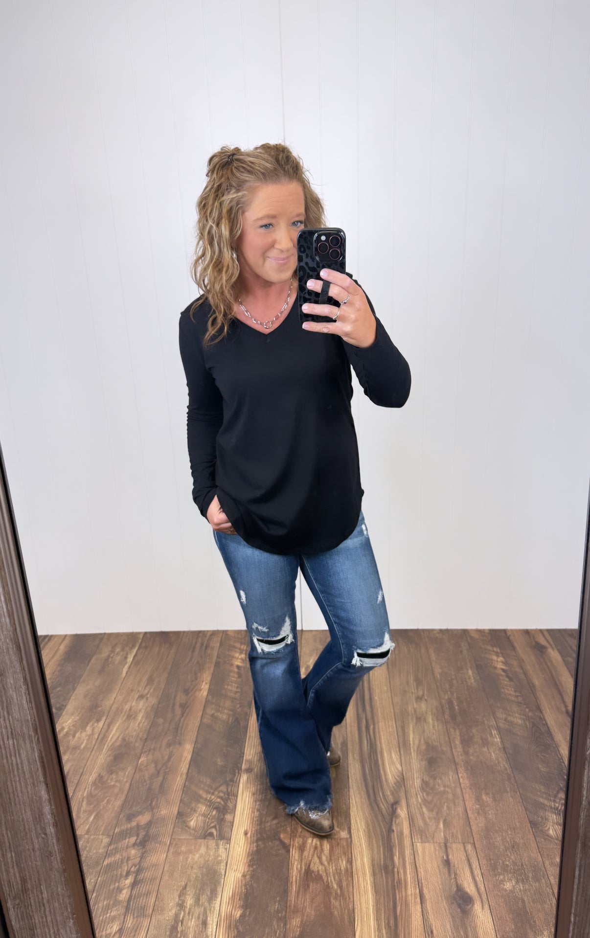 Black Vneck Loose Long Sleeve Basic Tee (SM-3X)